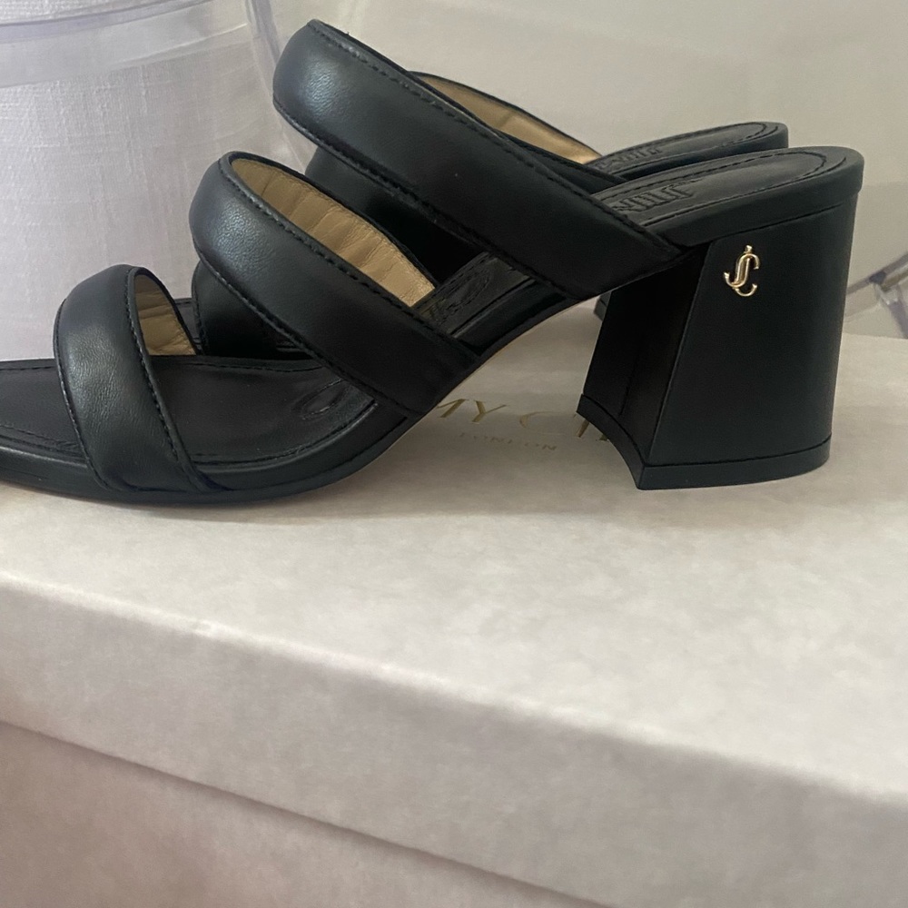 NEVER WORN gorgeous Jimmy Choo Auna 65
